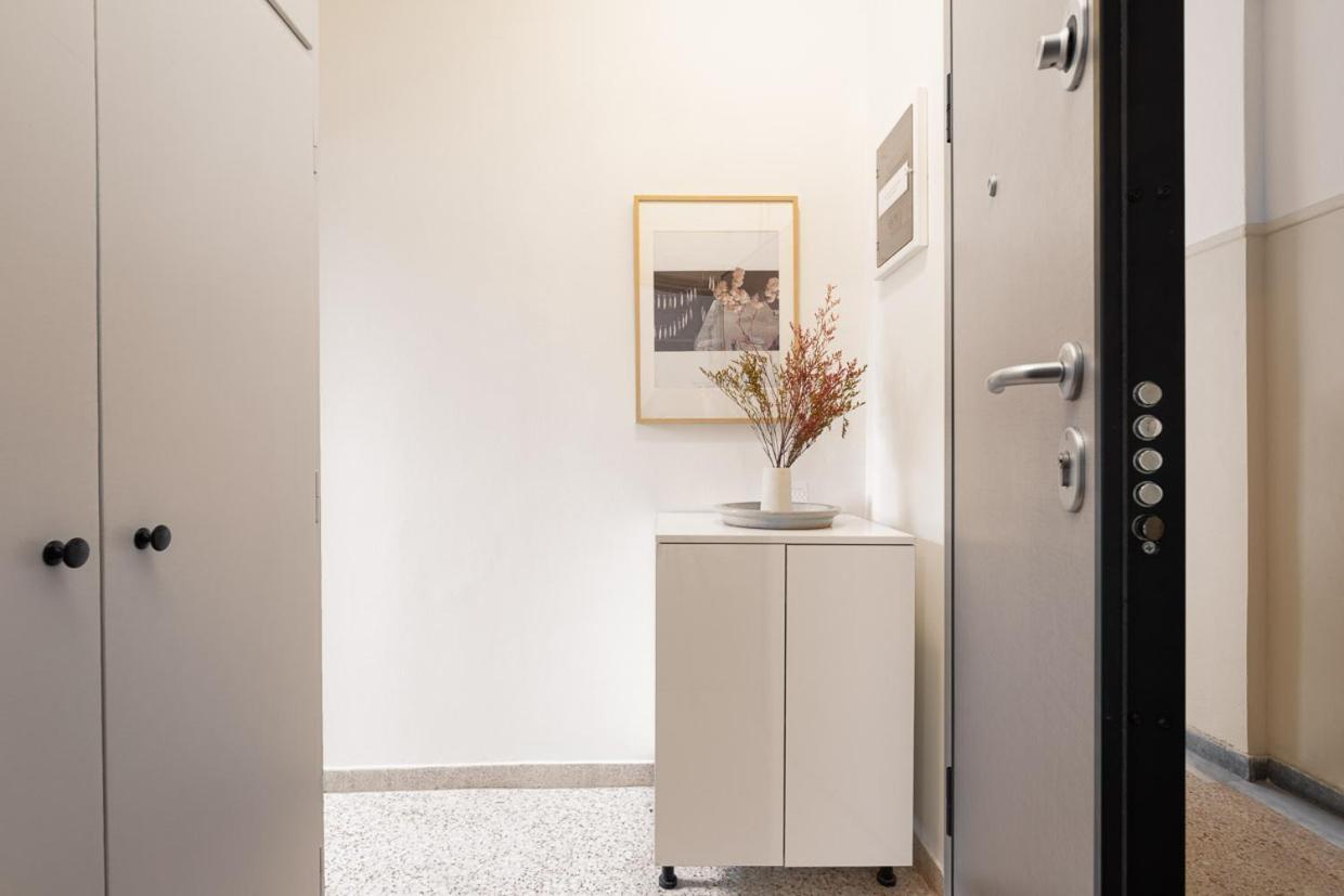 אתונה Studio With Sunny Balcony In Exarcheia מראה חיצוני תמונה